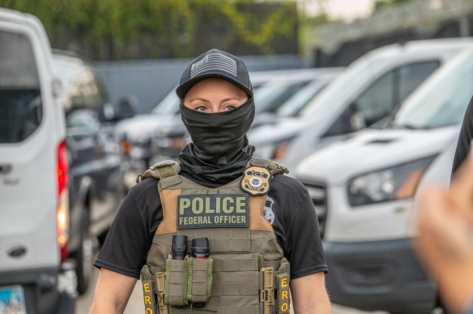 Detención de madre por ICE en Mesa