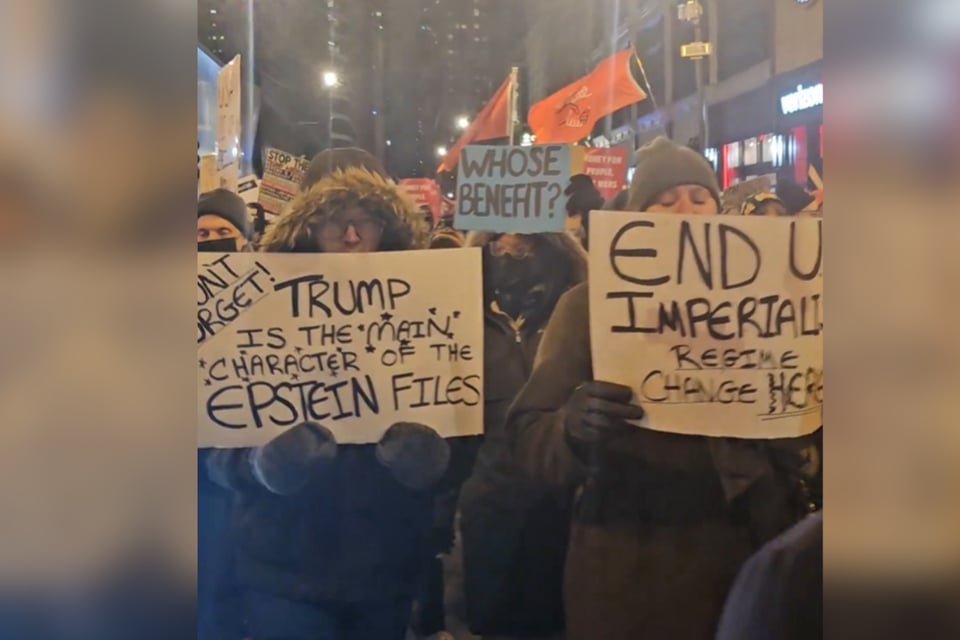 Protestas dividen a Chicago tras captura de Maduro
