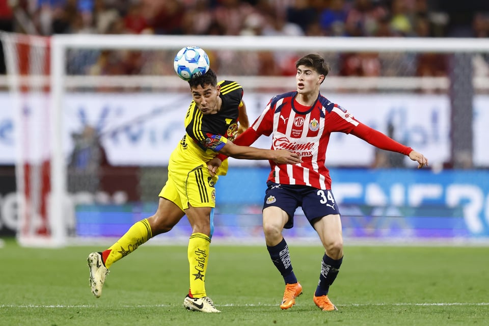 Chivas vence a América y sigue invicto