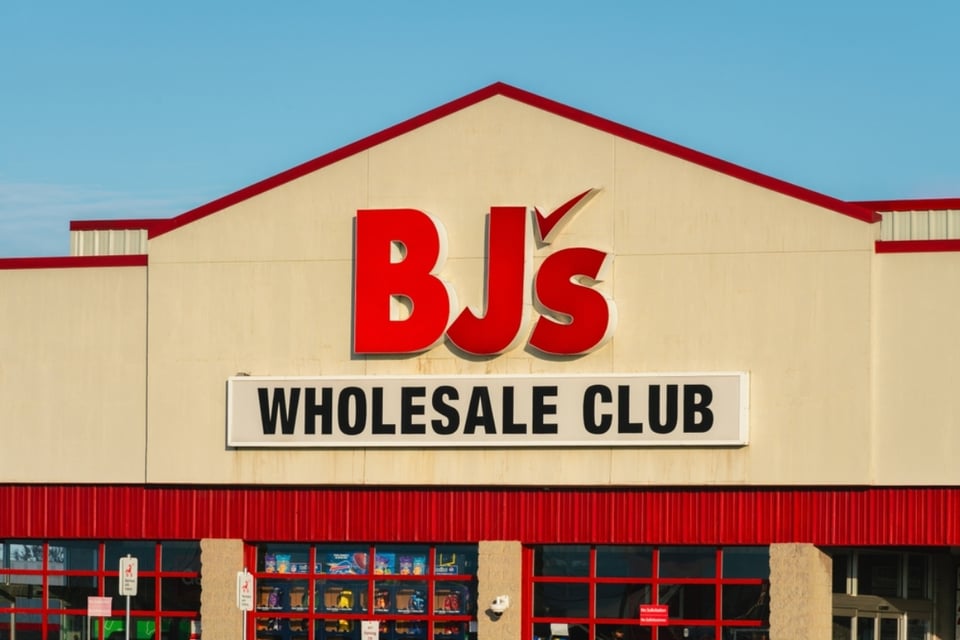 Retiran salmón vendido en BJ’s Wholesale Club por posible contaminación con Listeria en varios estados