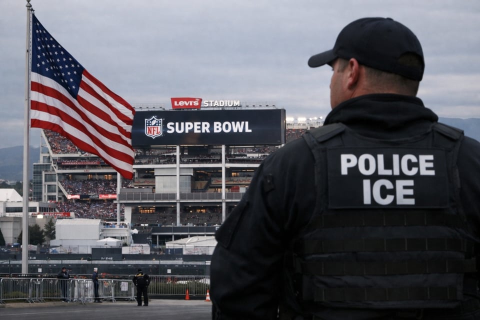 ¿Cuáles son los derechos migratorios para hispanos que asitan al Super Bowl y se encuentren con un agente de ICE?