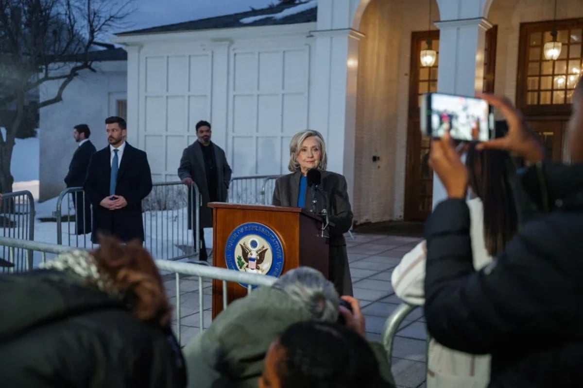 Clinton rechaza conexión con Epstein y tilda de repetitivo su interrogatorio