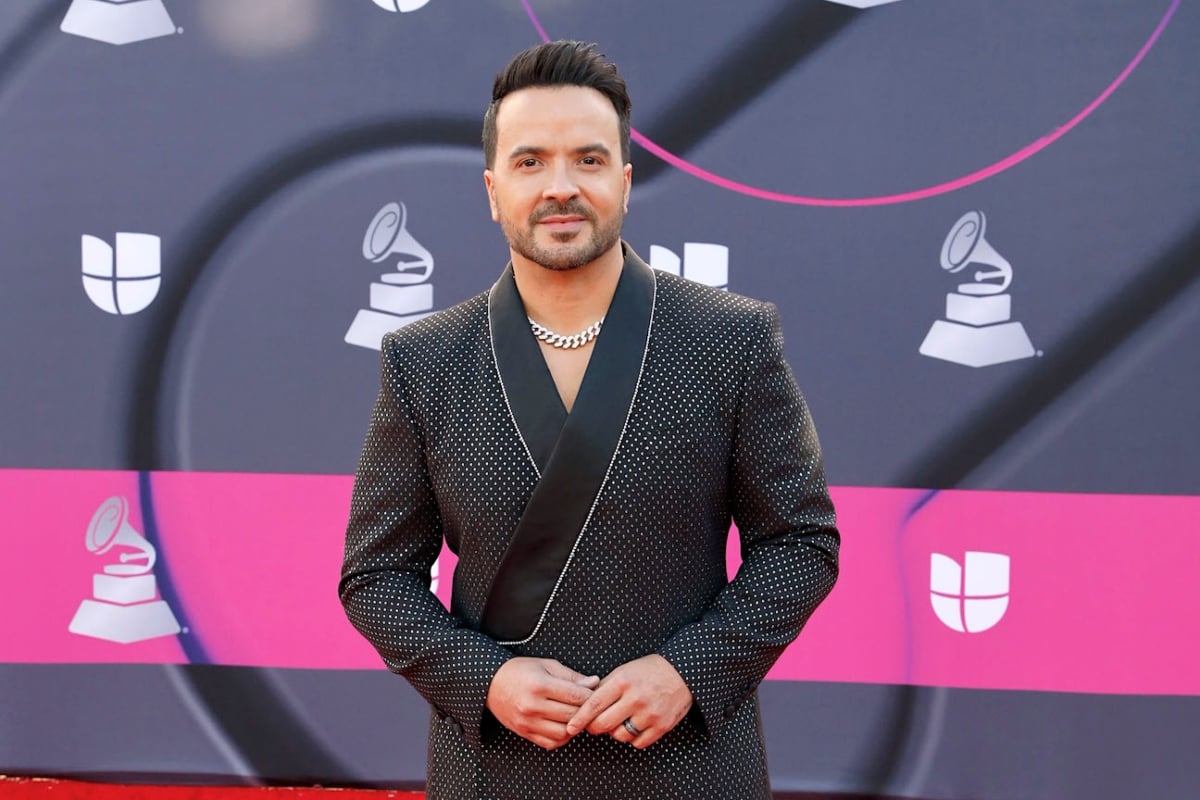 Luis Fonsi rompe el silencio y critica redadas de ICE: “Lo que está pasando es vergonzoso”