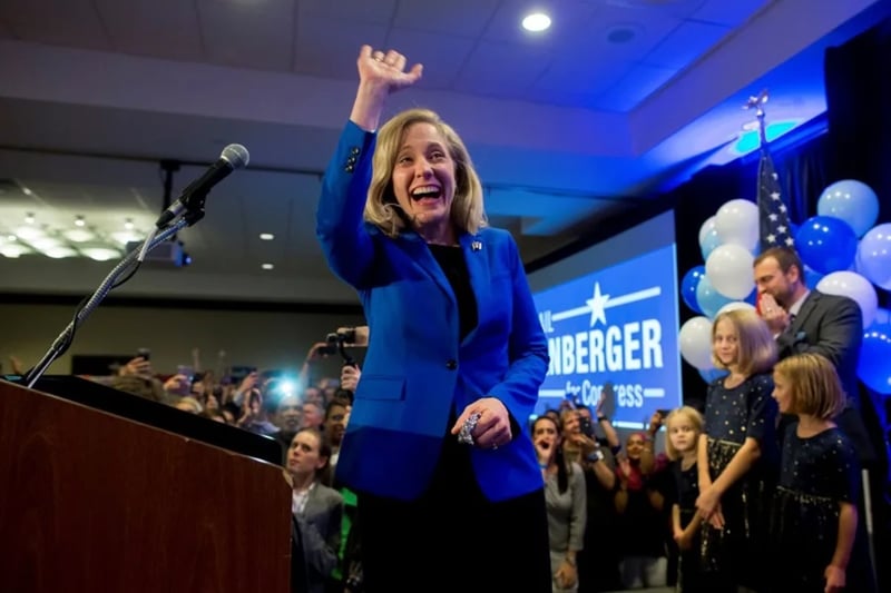 Abigail Spanberger responderá a Trump tras su discurso ante el Congreso