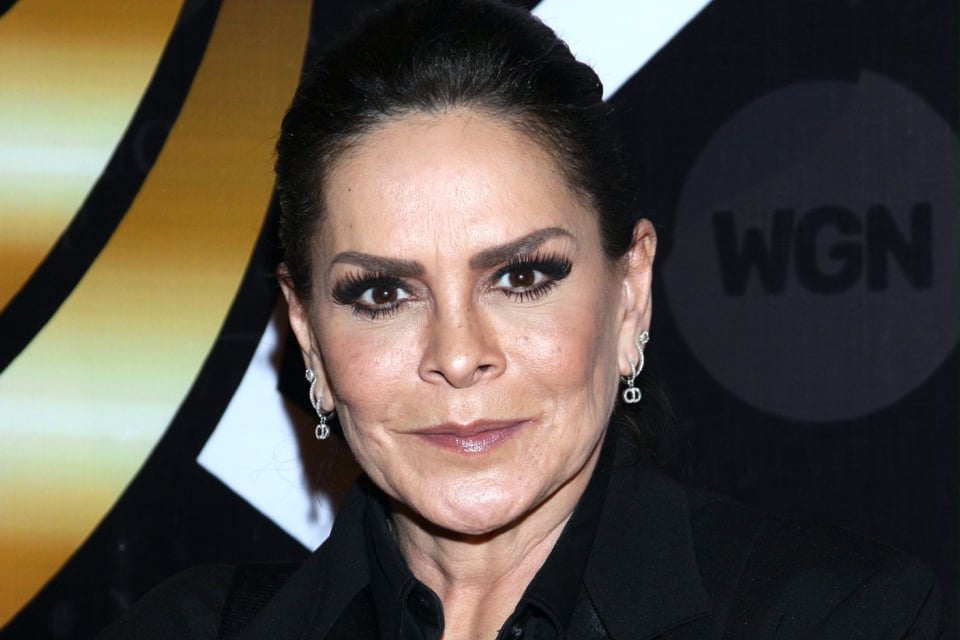 Mara Patricia Castañeda reaparece junto a Vicente Fernández Jr. y rompe el silencio tras emotivo reencuentro