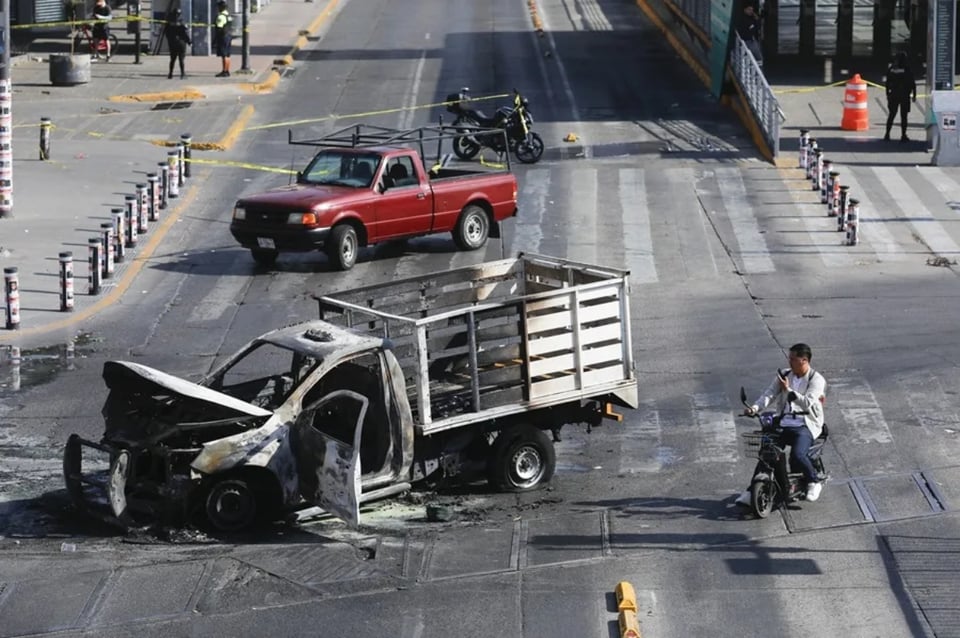 Tras despliegue en mexico, estallan enfrentamientos y cierres de carreteras