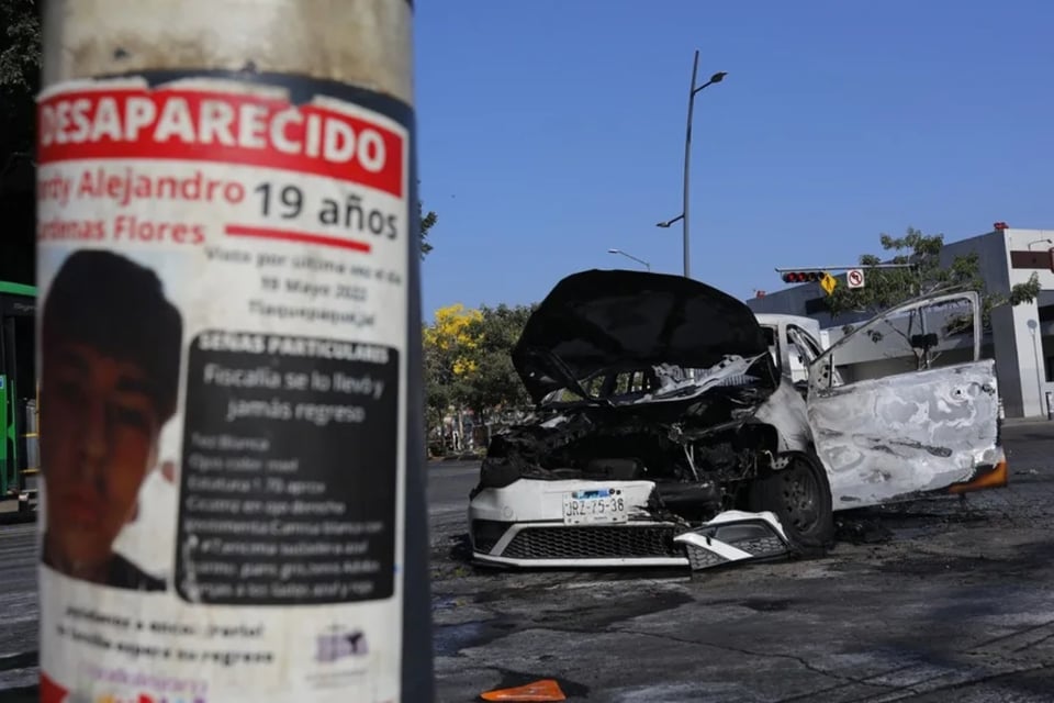 Reportan sujetos armados, Pasajeros corren, Código Rojo MundoNOW