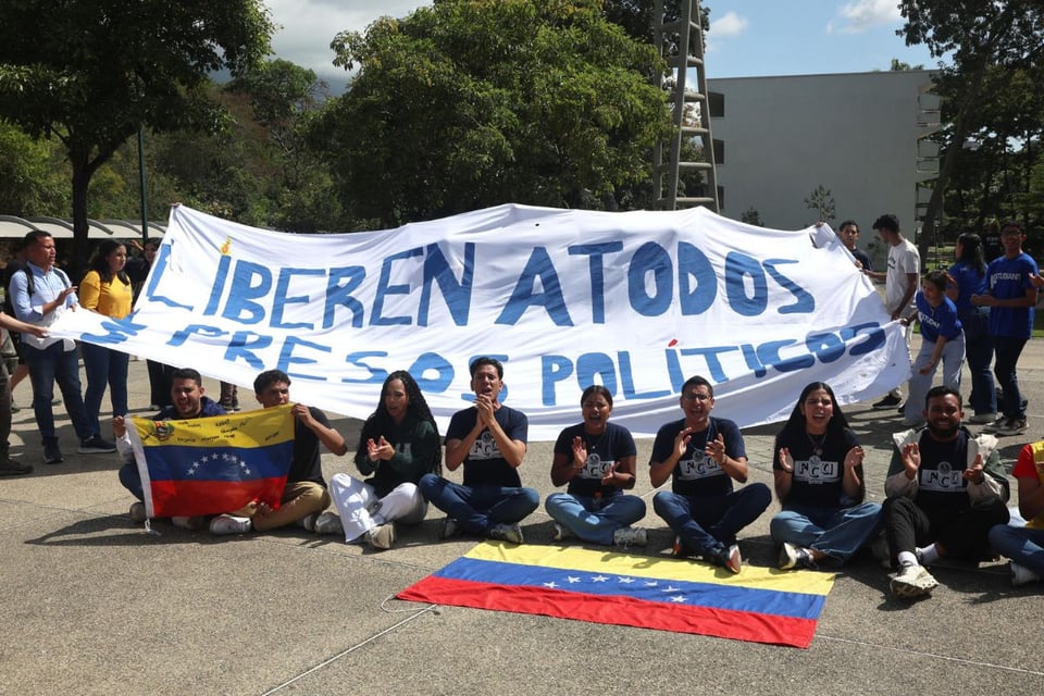 Anuncian amnistía en Venezuela como primer paso para transición política