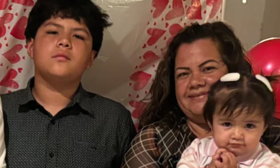 Asesinan a mamá hispana y a uno de sus seis hijos; uno más se debate entre la vida y la muerte