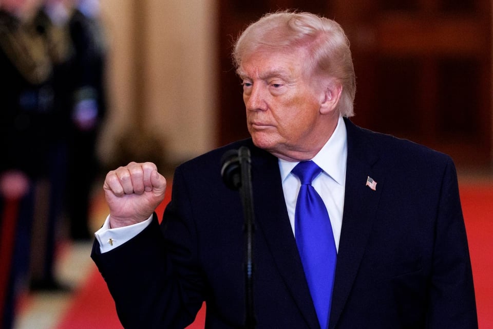 Informe sobre documentos clasificados de Trump queda bajo veto judicial