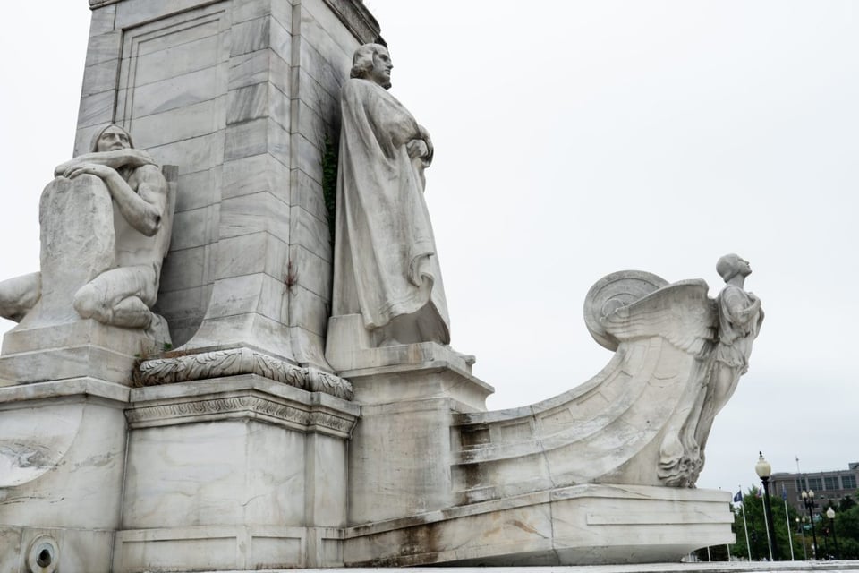 estatua, trump, cristobal, colon, casa blanca , Trump Columbus Statue Outside the White House
