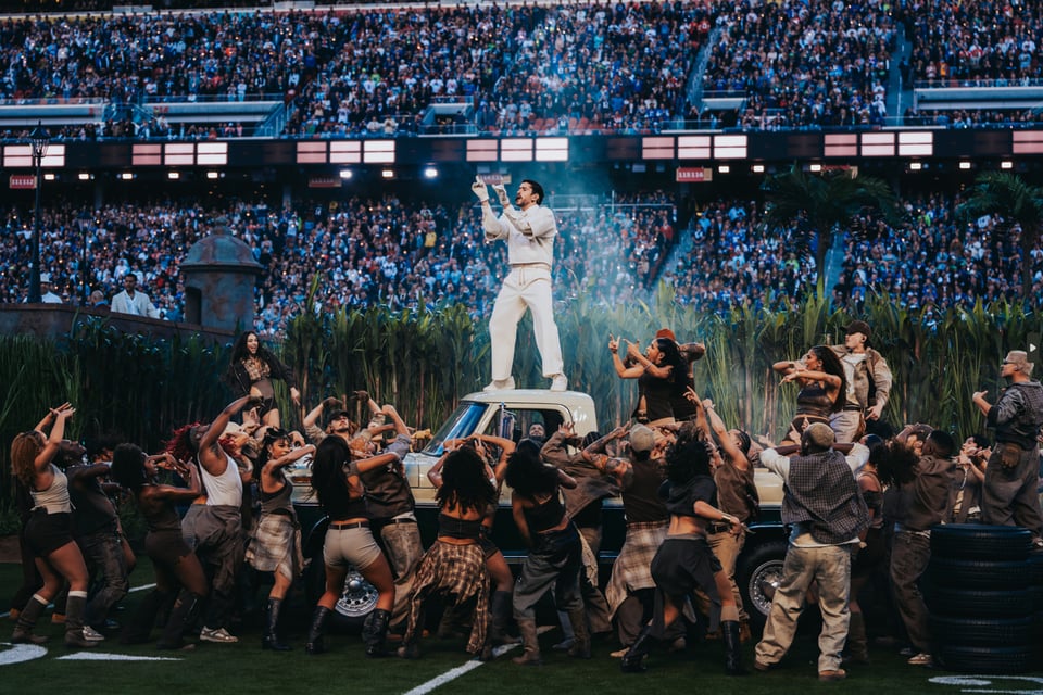 Republicanos piden castigar a Bad Bunny por el Super Bowl featured image