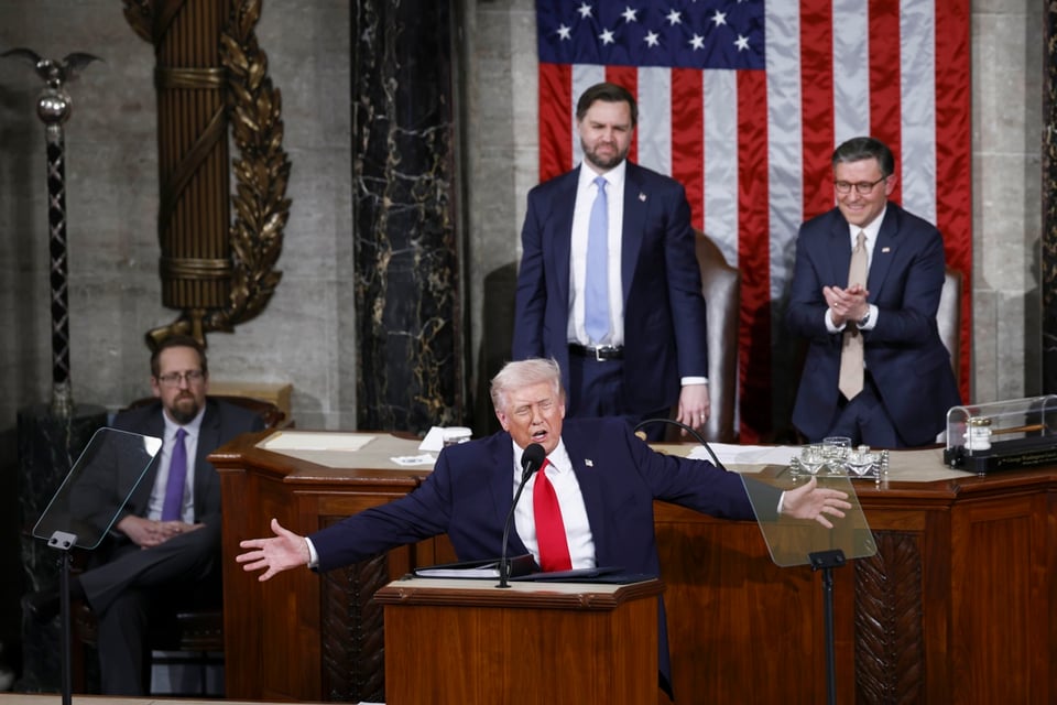 Trump proclama “frontera más sólida” y asegura cero migrantes ilegales en su discurso del State of the Union