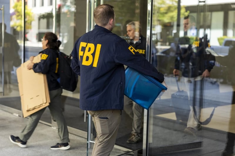 Man Allegedly Posed as FBI Agent to Free Luigi Mangione in New York