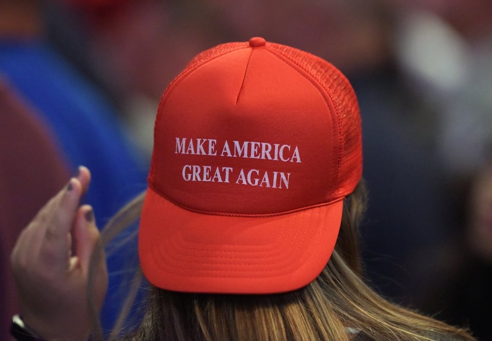 Congresista hispana que celebró a Trump denuncia detención de su hijo por ICE