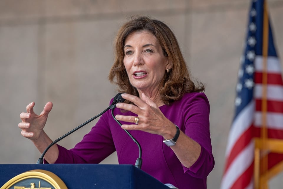 Nueva York pide reembolso histórico por aranceles ilegales