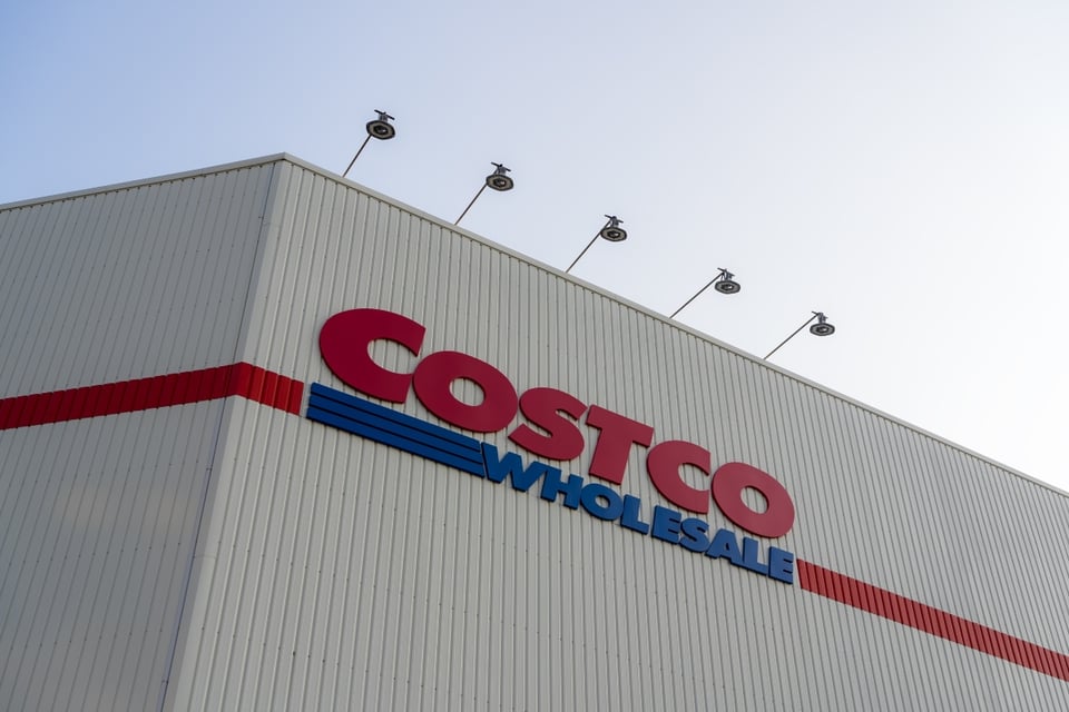 Costco enfrenta acción legal por presunta contaminación con salmonela