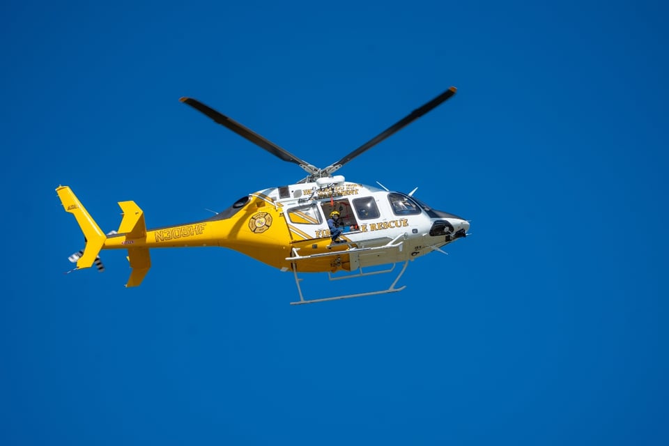 Helicóptero policial cae durante tiroteo activo y confirman muertos