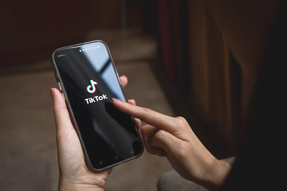 Descubre infidelidad, TikTok, infidelidad MundoNOW, Woman Discovers Infidelity at Restaurant Video