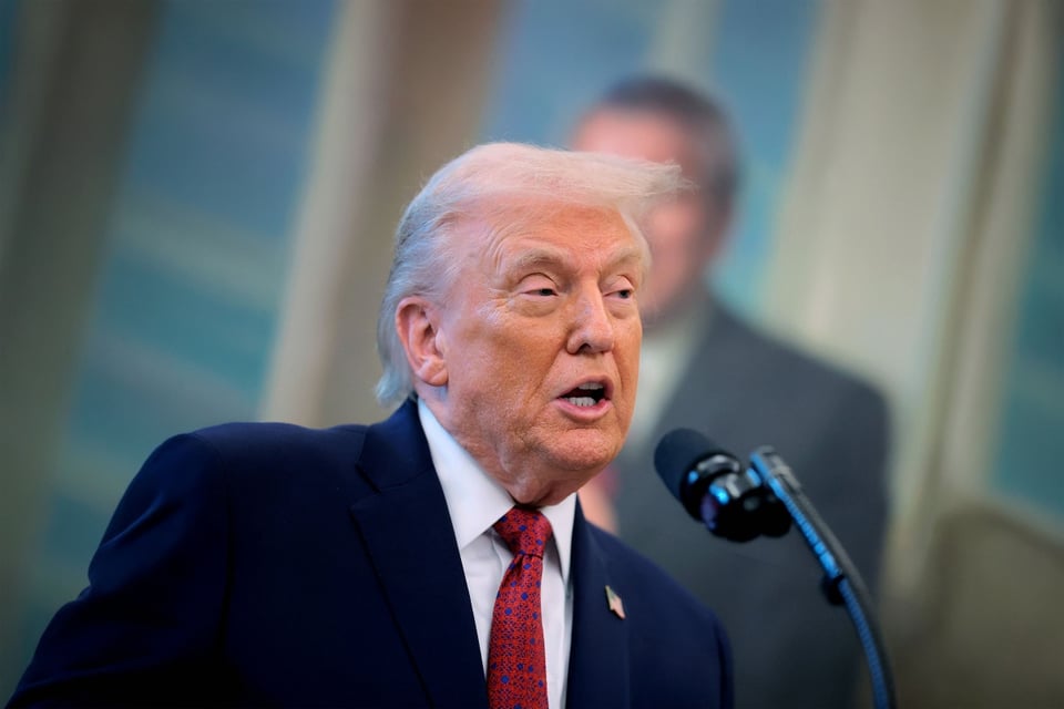 Trump señala a autoridades demócratas por crisis en el Rio Potomac