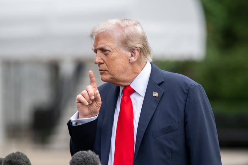 Trump Attacks Obama After Controversial Statement About Aliens and Accuses Him of Revealing Classified Information