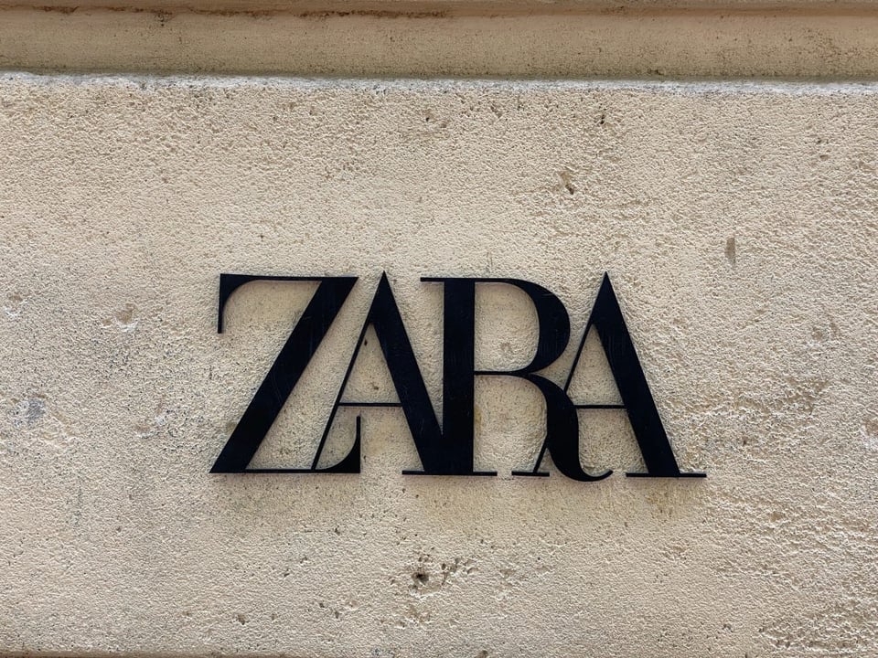 ZARA BAD BUNNY SUPER BOWL 