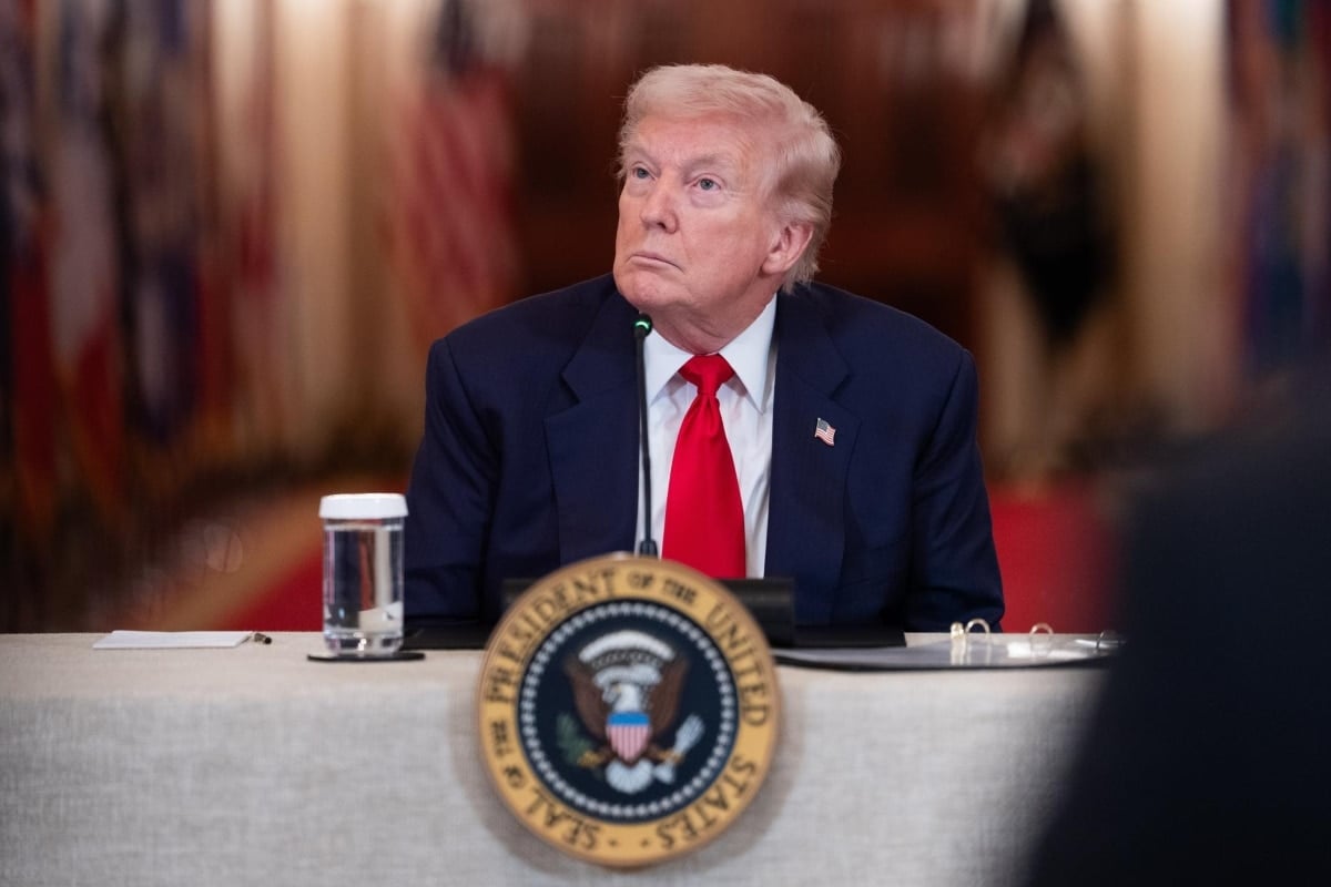 Trump presume destrucción de buques iraníes y sistemas militares