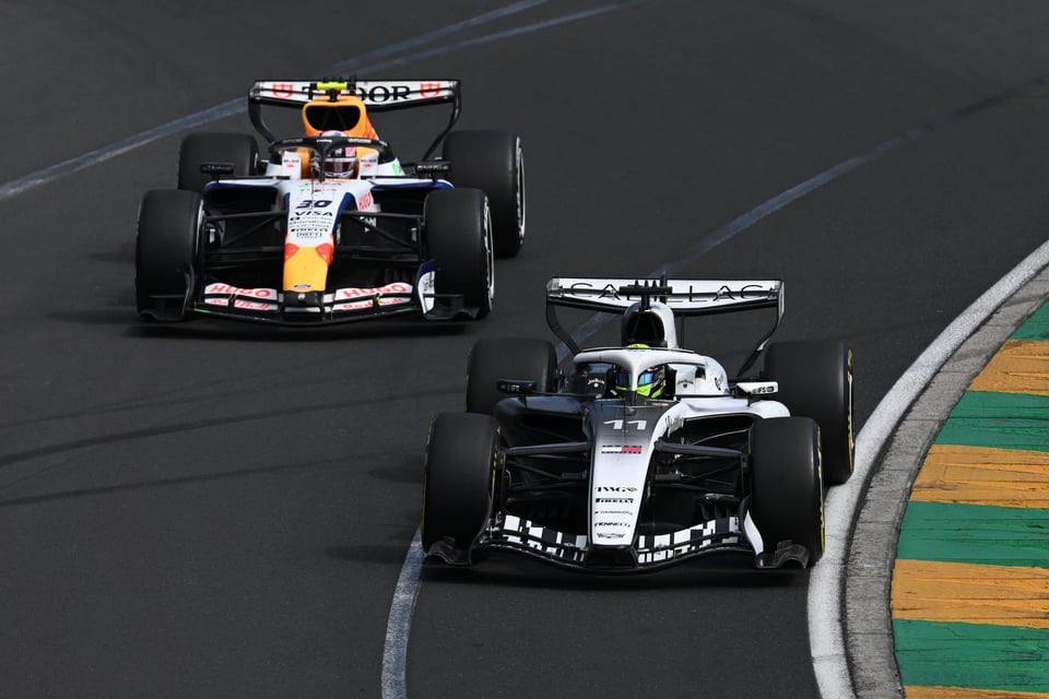 Checo Pérez termina último en la Sprint del GP de China