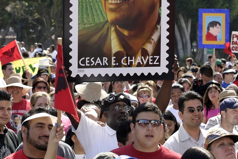 Denuncias contra César Chávez desatan cancelaciones en Texas