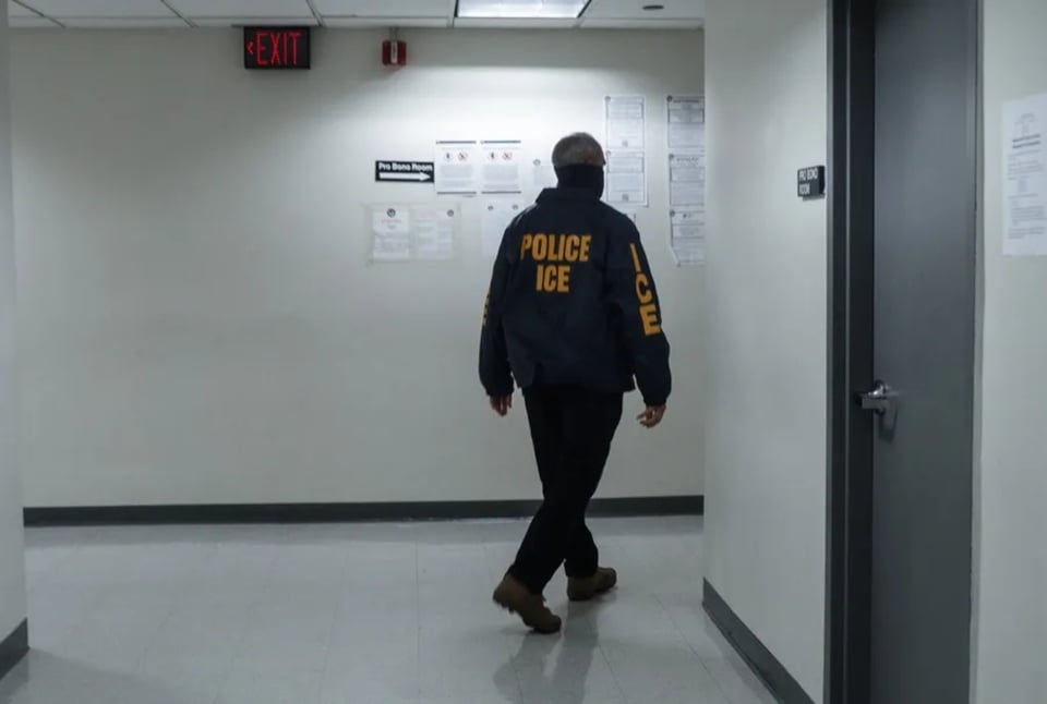 ICE enfrenta juicio federal por trato a inmigrantes en Nueva York