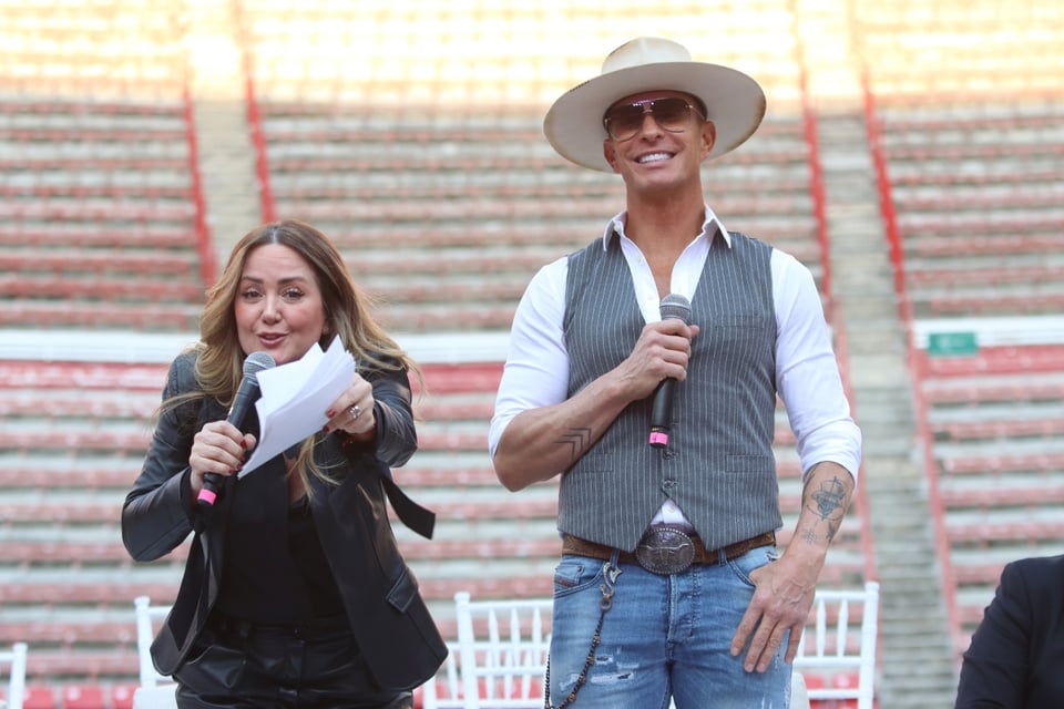 ¿Erik Rubín confirma romance?