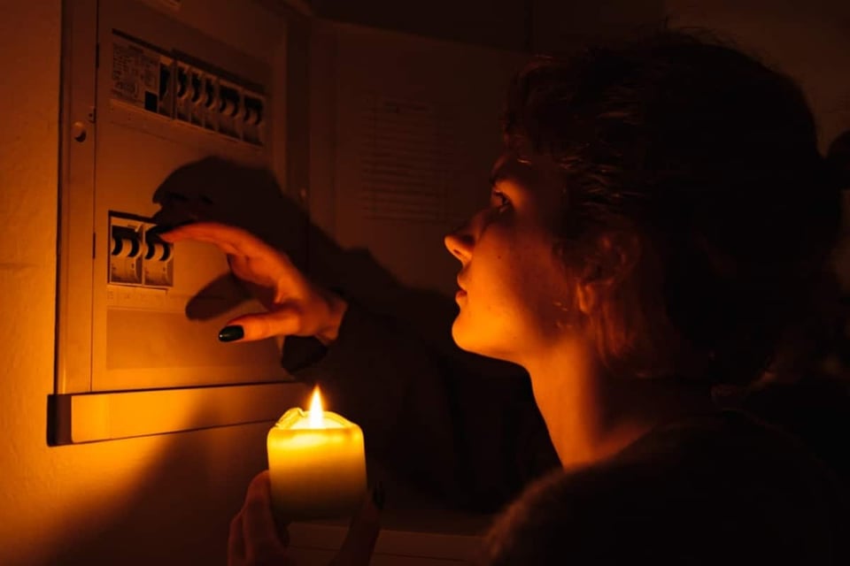 Tormenta histórica azota el norte de EEUU: más de un millón sin luz y vuelos paralizados por ráfagas extremas
