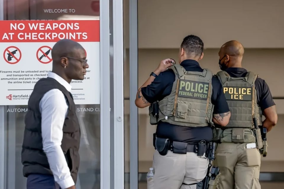 Aeropuertos con ICE enfrentan largas esperas pese al refuerzo