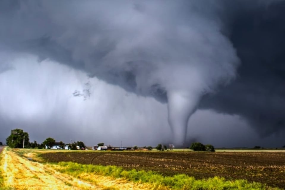 Muertos en Michigan por tornados