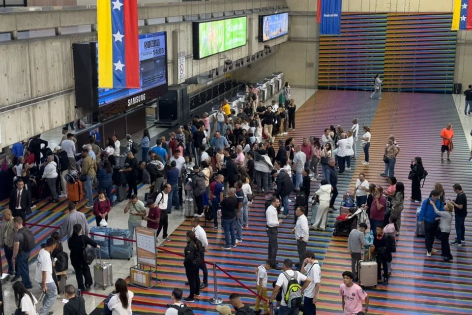 EE.UU. baja alerta de viaje a Venezuela, pero mantiene advertencias graves