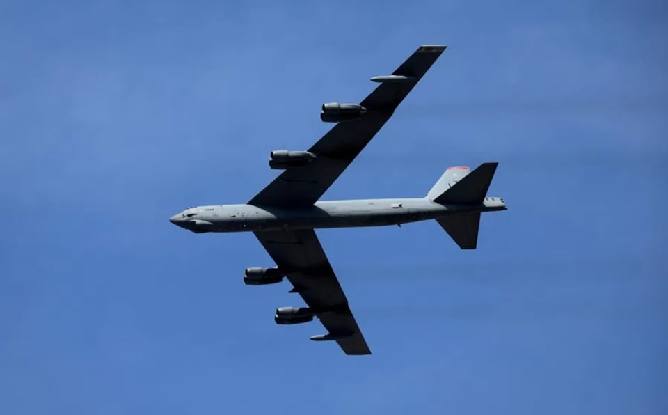 EE.UU. supera 1.700 ataques en Irán y escala ofensiva con B-52