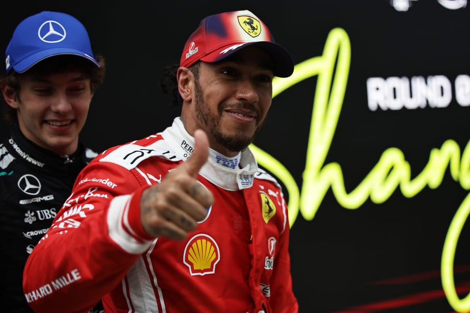 ¡Su primer podio con Ferrari! Hamilton vuelve a su nivel F1