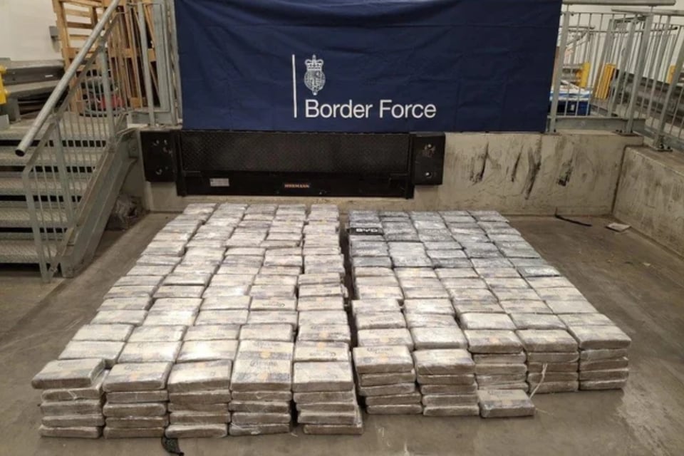 Descubren cargamento de cocaína en plátanos valuado en millones en Reino Unido