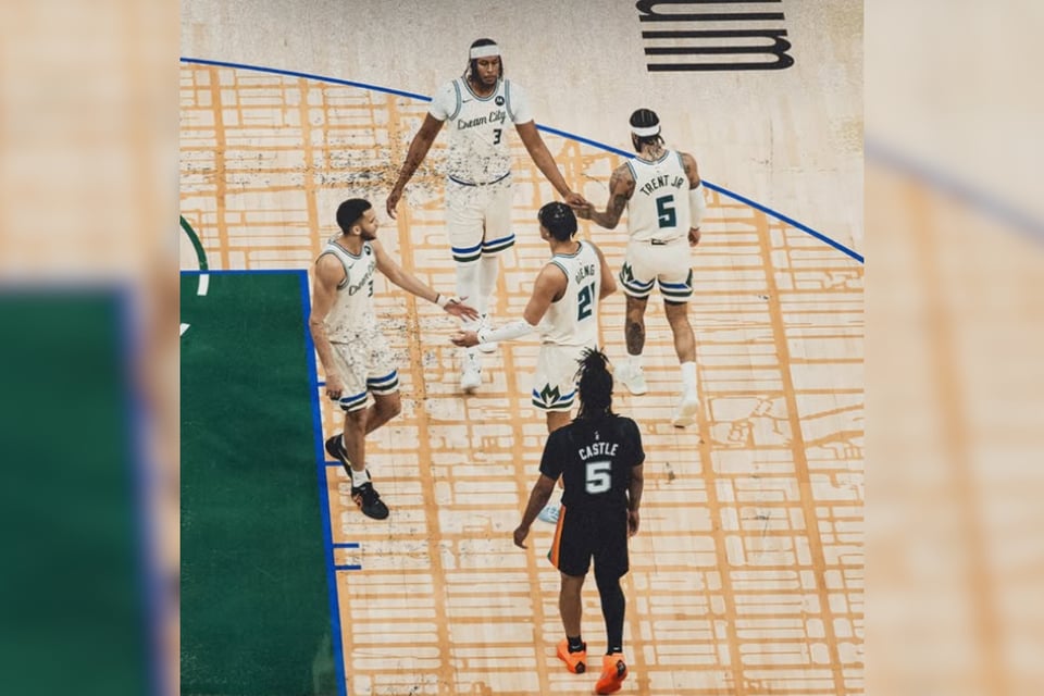 Bucks quedan eliminados de playoffs tras dura derrota ante Spurs
