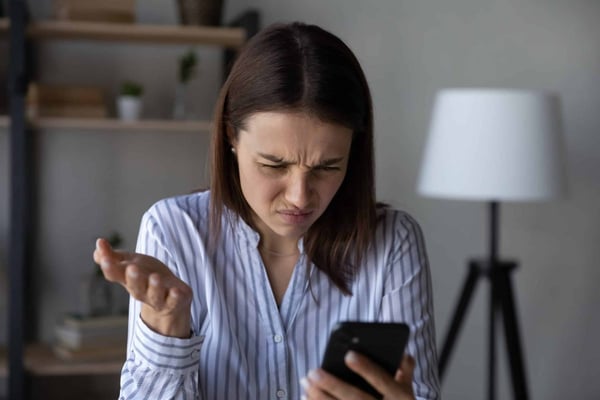 ¿Por qué tu celular se congela? 4 razones comunes que podrían explicarlo