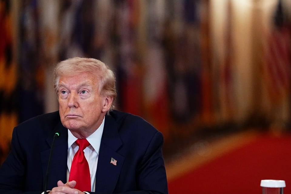 Trump responsabiliza a Irán por bombardeo a escuela con casi 180 muertos