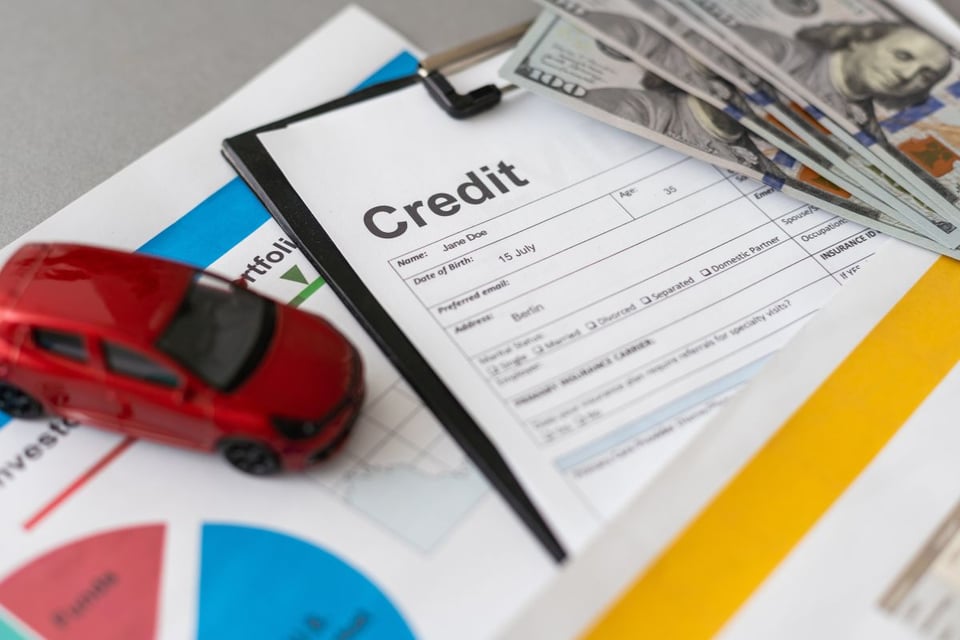 deducir intereses de préstamo de auto