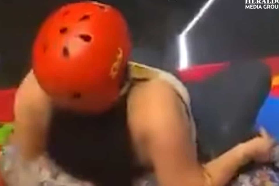 Video Shows the Last Words of a Young Woman Before Dying on an Extreme Slide