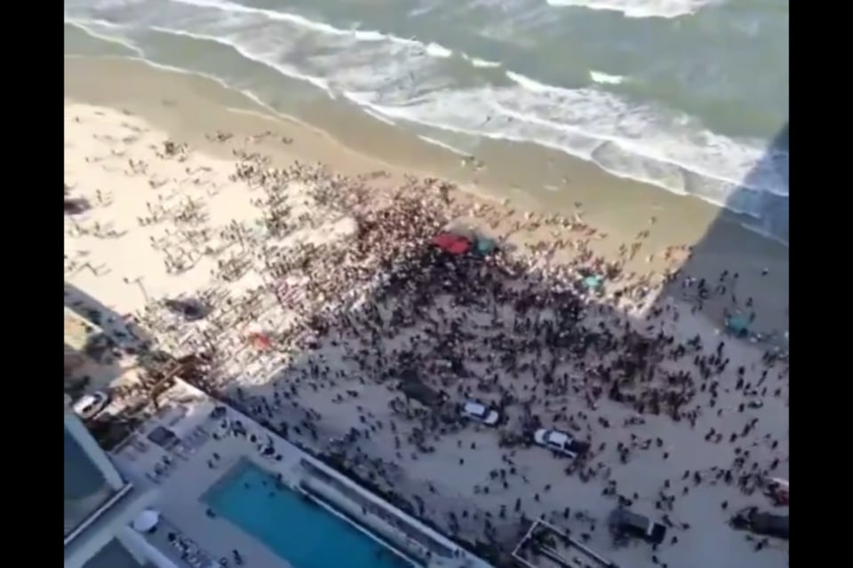 Estampida en Florida tras supuesto tiroteo en playa