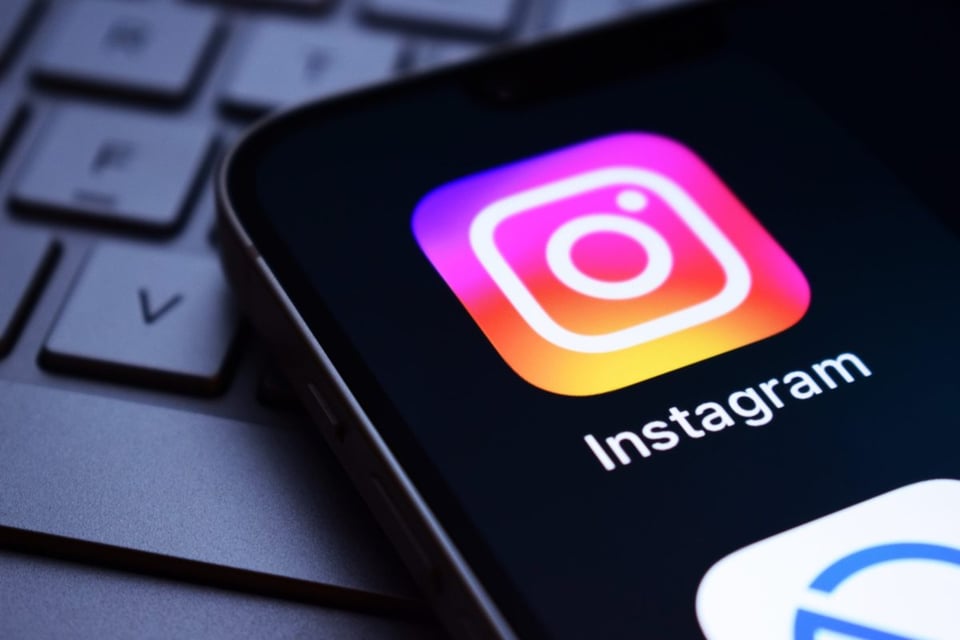 Instagram alertará a padres por búsquedas sobre suicidio y lesiones: Cómo puedes reaccionar, según expertos! featured image