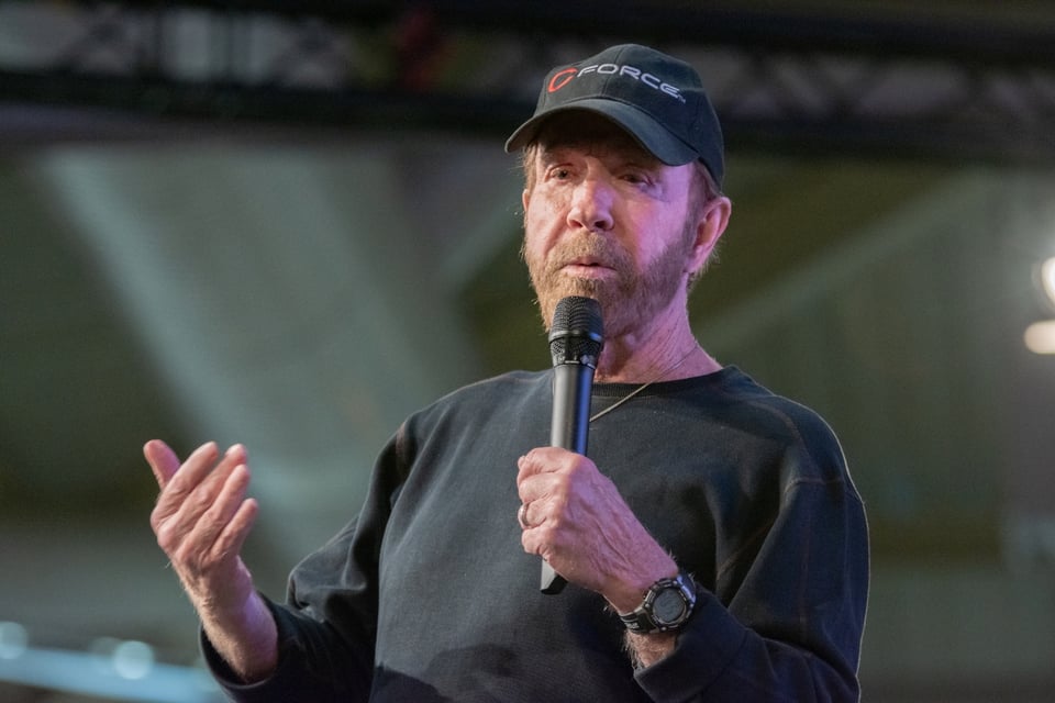 ¿Se encuentra grave? Reportan que Chuck Norris fue hospitalizado de emergencia en Hawái