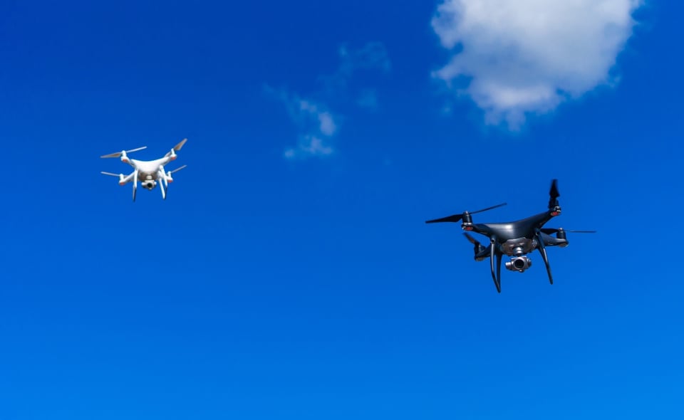 Uso de drones en redadas del ICE genera temor en comunidades inmigrantes featured image