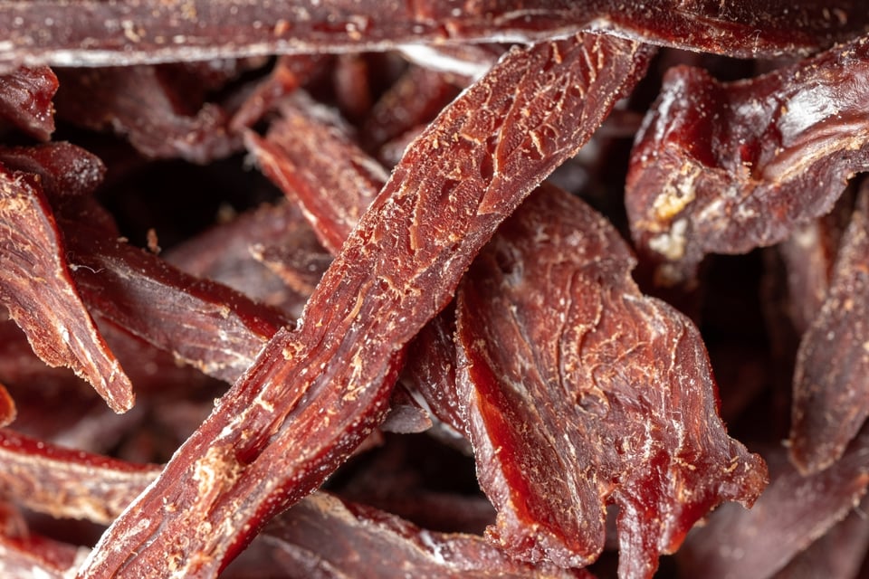 Emiten alerta sanitaria por snacks de carne seca con posible alérgeno no declarado