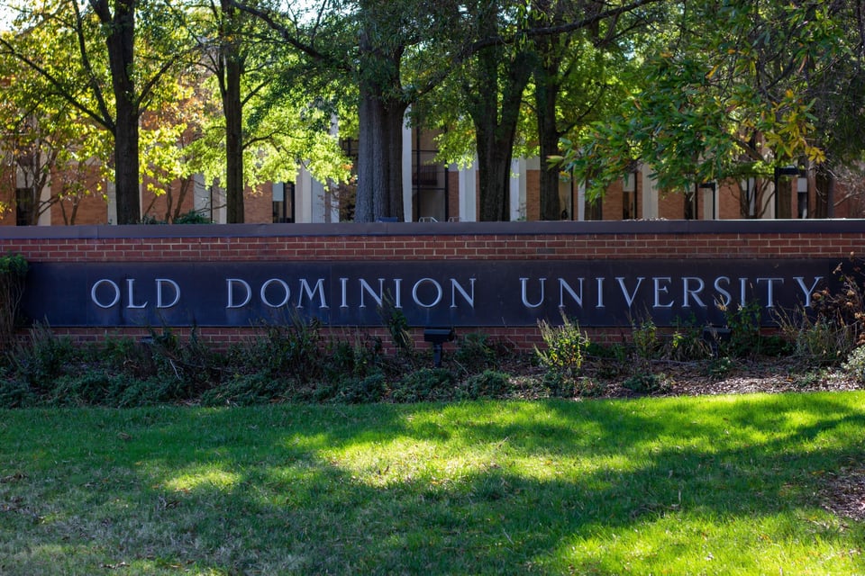 Reportan tiroteo en universidad de Virginia; hay víctimas
