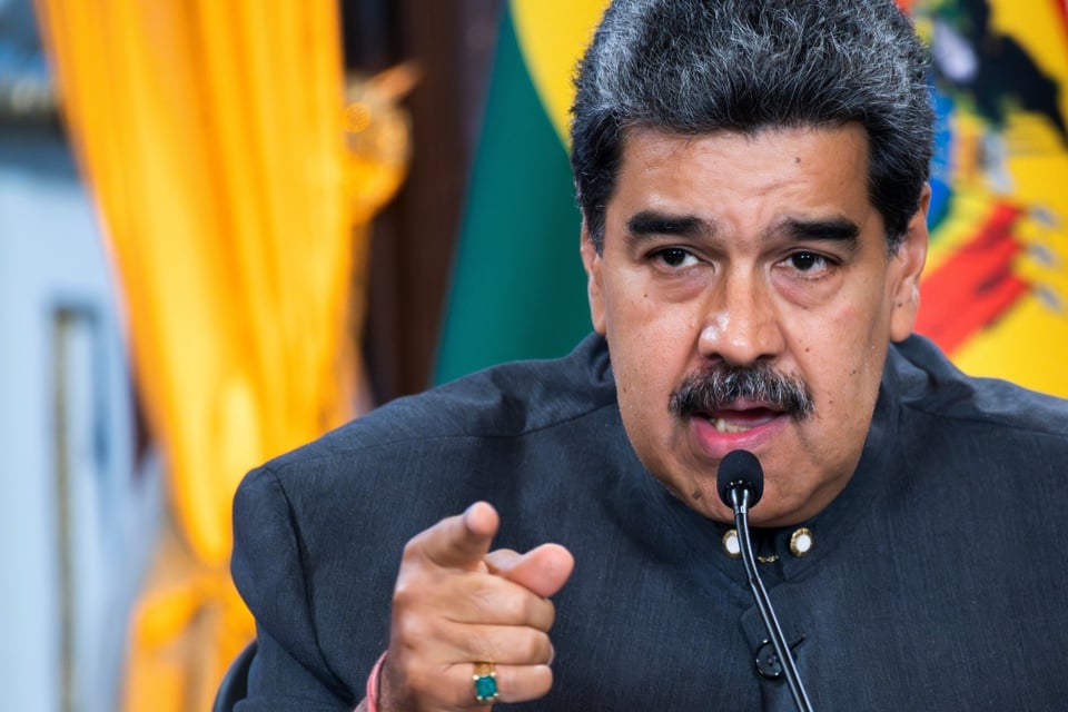 Maduro reaparece y llama a la paz tras comparecer ante juez